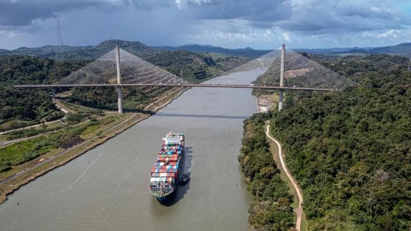 بنما: أمريكا تعترض سفناً وتقاطع الاتصالات البحرية