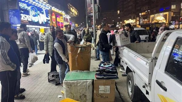 حملة لرفع الإشغالات بشارع عباس العقاد في شرق مدينة نصر