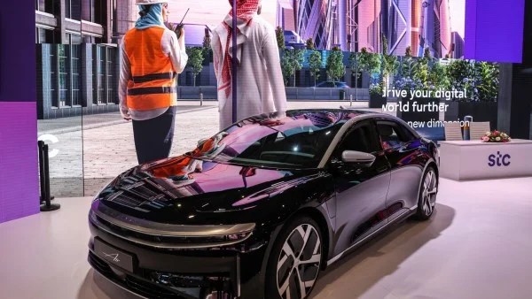 لوسيد تطور صناعة السيارات الكهربائية في السعودية