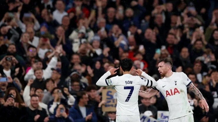 توماس فرانك يؤكد سعيه لتصحيح مسار توتنهام