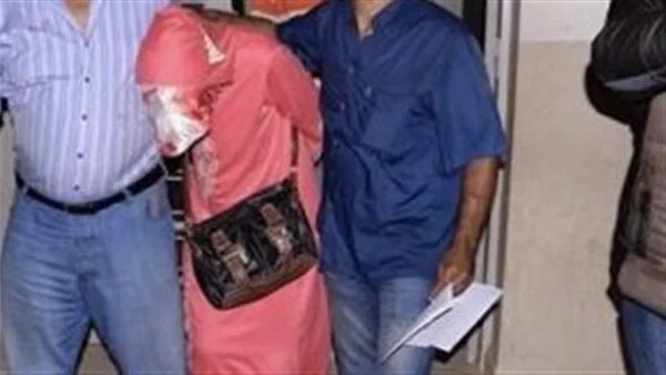 ضبط زوج وزوجته في وضع مخل داخل مخزن بالمقطم