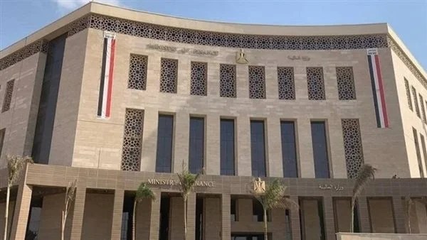 قرار المالية بشأن احتساب ضريبة خدمات توريد العمالة