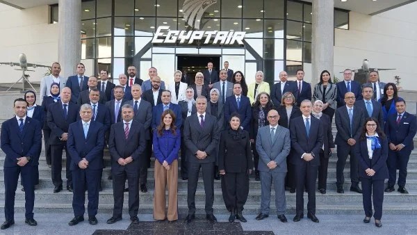 تعاون جديد بين مصر للطيران ومايكروسوفت لتعزيز التحول الرقمي