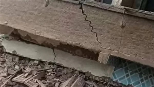 إنقاذ 5 أشخاص إثر انهيار منزلين في أسيوط