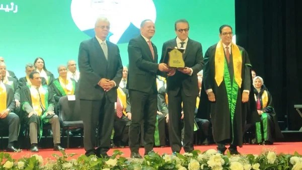 تكريم الدكتور حمدان ربيع في احتفال عيد العلم بجامعة القاهرة