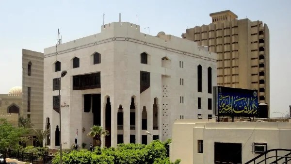 رد دار الإفتاء على تصوير أحمد الفيشاوي في العزاء