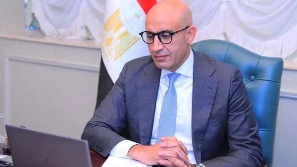 الوزير يؤكد حجم بيزنس الكتب الخارجية في مصر بالمليارات