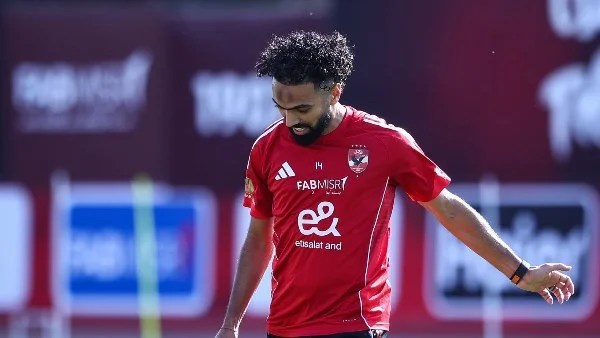 تفاصيل مفاوضات تجديد عقد حسين الشحات مع الأهلي