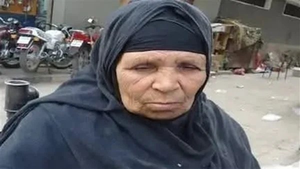 تشييع جثمان الحاجة كوكب بائعة الصحف الأقدم في الفيوم