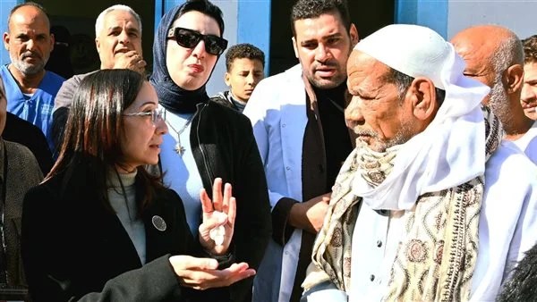 محافظ البحيرة تتفقد القافلة الطبية بقرية الجنبيهي