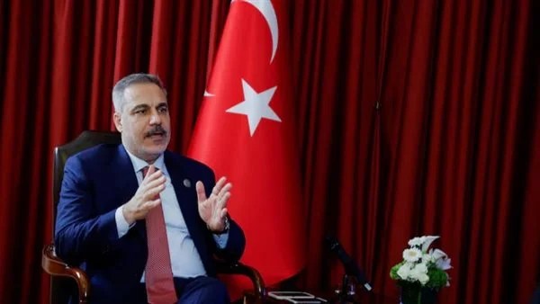 وفد حماس يلتقي وزير خارجيّة تركيا حول اتفاق غزة