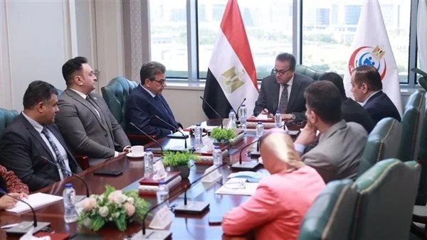 وزير الصحة يناقش إدراج الأطباء البيطريين في دبلومة التغذية