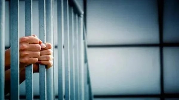 الطلاق بسبب سجن الزوج: فقه واستشارة