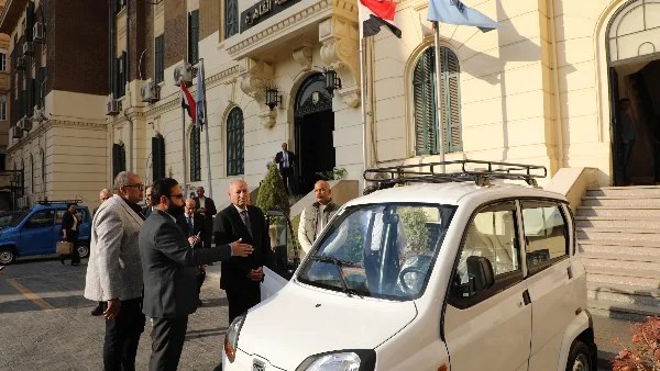 استبدال التوك توك بسيارات صغيرة في القاهرة