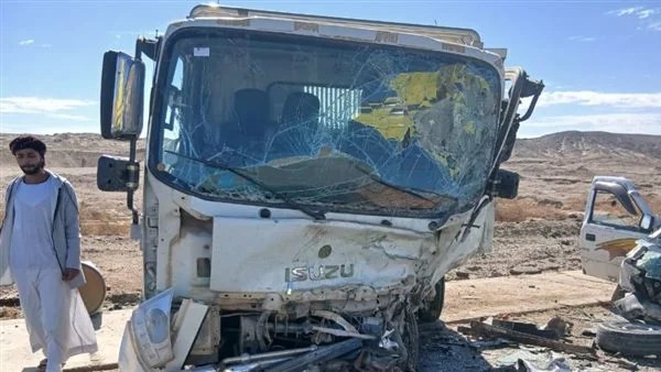 مصرع شخص وإصابة آخرين في تصادم على طريق إدفو مرسى علم