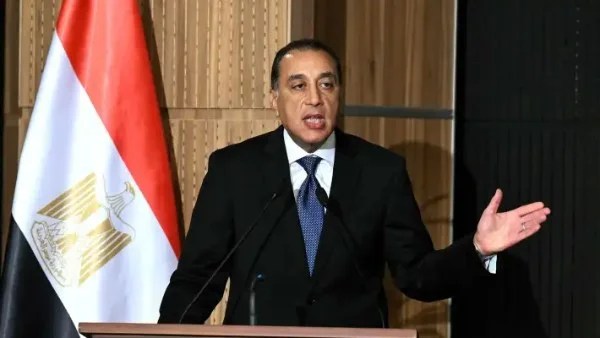 الحكومة تطمئن المواطنين: لا مساس بالخدمات الأساسية والوقود