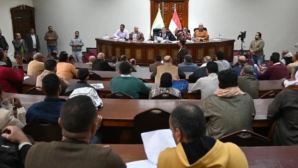 مزايدة علنية لبيع الأشجار الخشبية في العاشر من رمضان