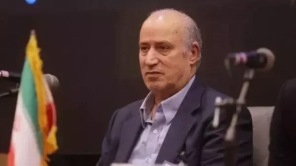 اجتماع رئيس الاتحاد الإيراني مع رجال الدين حول مباراة مصر