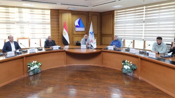 لقاء رئيس جامعة كفر الشيخ مع الطلاب الوافدين