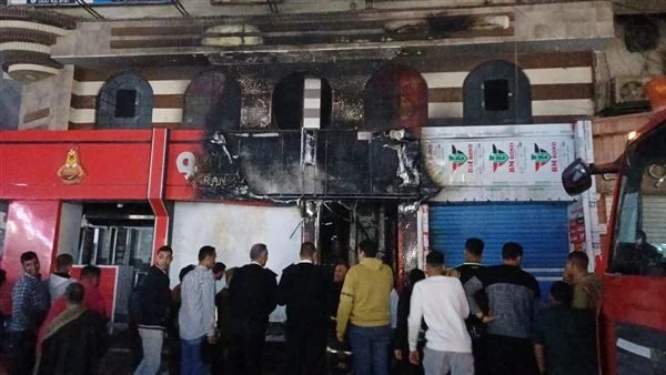 السيطرة على حريق في محل ملابس بالخصوص دون إصابات