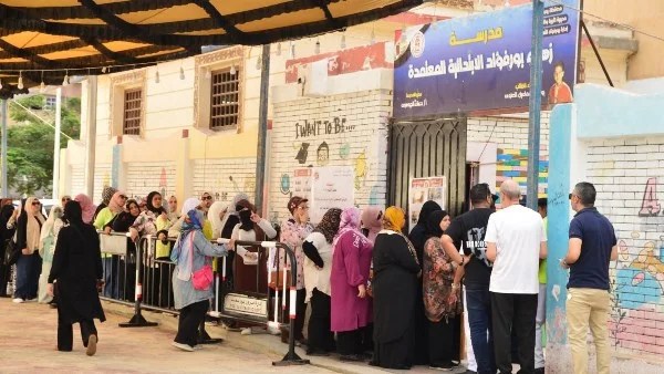 تقرير حقوقي يرصد تصويت المصريين بالخارج