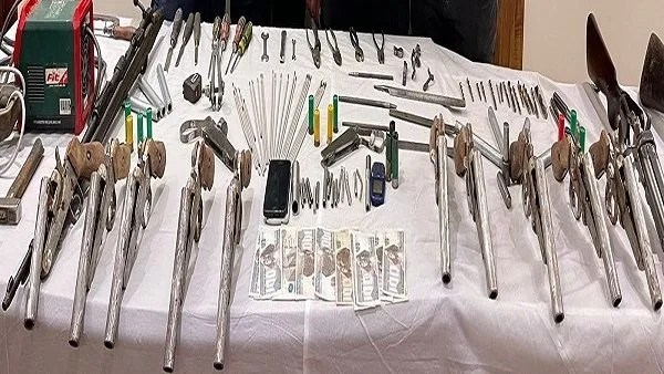 حبس أخصائي اجتماعي بتهمة تصنيع أسلحة في قنا