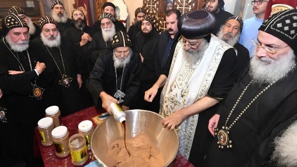 طي جسد القديس يحنس كاما برعاية البابا تواضروس