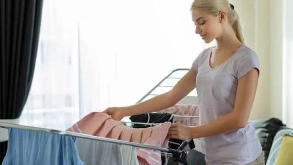 أضرار تجفيف الملابس داخل المنزل