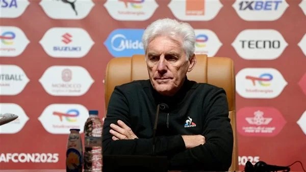 مدرب جنوب إفريقيا يعلق على ركلة جزاء مصر المثيرة للجدل