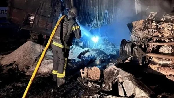 غارات روسية على ميناء بيفديني واستيلاء على بلدتين أوكرانيتين