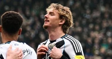 نيوكاسل يونايتد يتقدم على تشيلسي في الشوط الأول