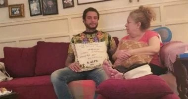 أحمد الفيشاوي يغيب عن جنازة والدته سمية الألفي