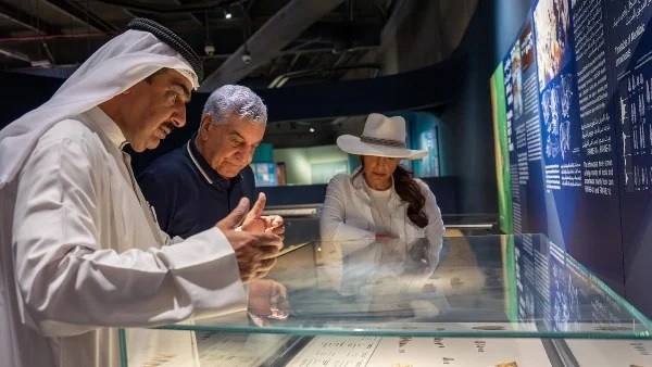 زاهي حواس يشيد بدور الشيخة بدور القاسمي في الحفاظ على التراث