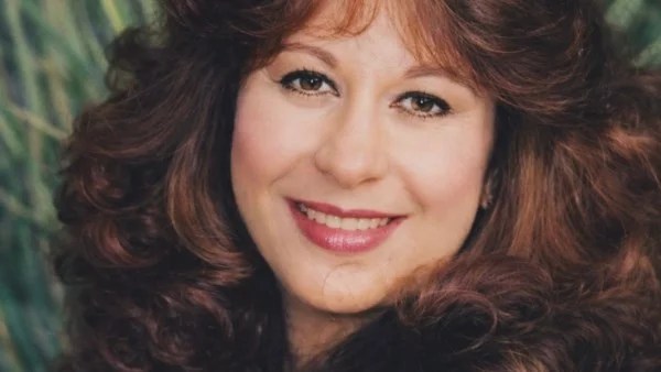 جمال شعبان ينعي الفنانة سمية الألفي