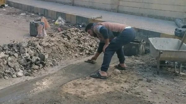 إنشاء بالوعات جديدة لصرف مياه الأمطار في كفر الشيخ