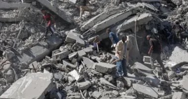 أحداث متفرقة: اتفاق غزة وثروة إيلون ماسك والضربات الجوية في كمبوديا