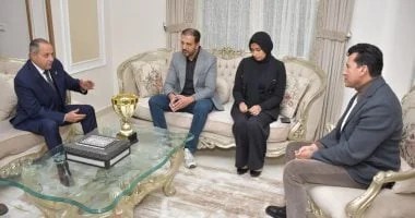 عزاء وزير الشباب ومحافظ بورسعيد لأسرة السباح يوسف محمد