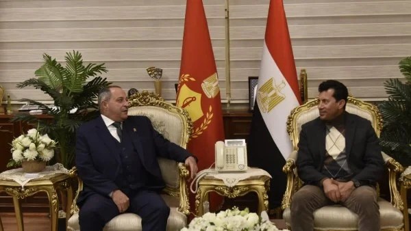 أشرف صبحي يقدم التعازي ويتفقد استاد النادي المصري