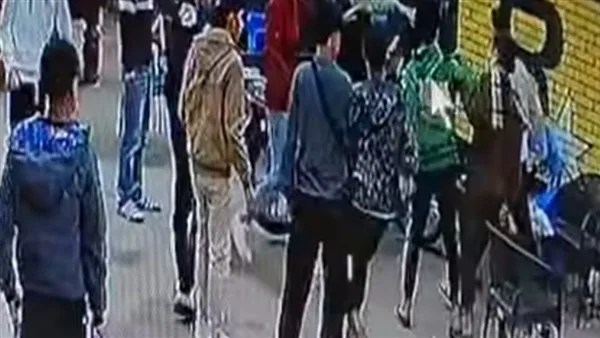 الأمن يفحص فيديو اعتداء على شاب بأسلحة بيضاء في الغربية