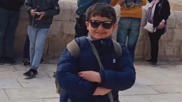 والدة طالب بالبحيرة تستغيث بعد تعرض ابنها للإصابة