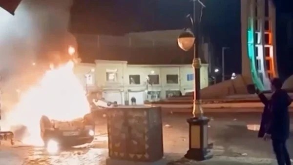 تحذير أمريكي لرعاياها بمغادرة إيران بسبب الاحتجاجات