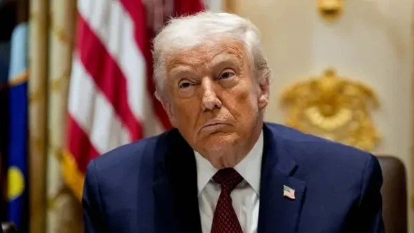 ترامب يفرض رسوماً جديدة على الدول المتعاملة مع إيران