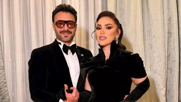 إطلالة مي فاروق وزوجها السوداء في حفل "جوي أووردز"