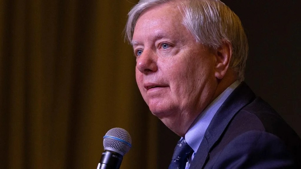 جراهام يحذر من عواقب توسع الجيش السوري ضد الأكراد