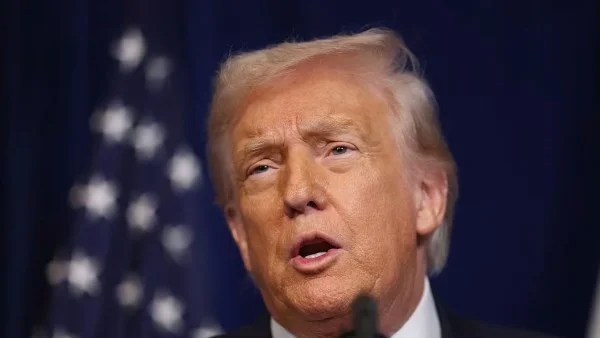 ترامب يهدد برسوم 100% على شركات الرقاقات الأجنبية