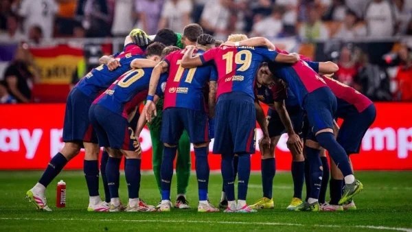 برشلونة يواجه ريال سوسيداد في الدوري الإسباني