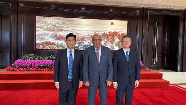 مصر تطلق مشروع مصنع المهمات الكهربائية بالشراكة مع الصين