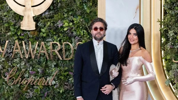 إطلالة أنيقة لهشام ماجد وزوجته في حفل جوائز 2026