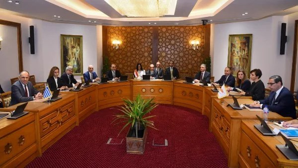 مصر واليونان وقبرص يؤكدون أمن البحر الأحمر ووحدة الدول