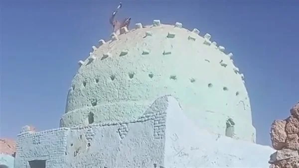 الأقارب يتكفلون بترميم الضريح في أسوان